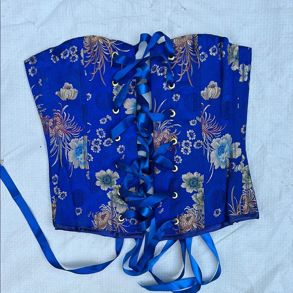 Like New Corset Flower Detail